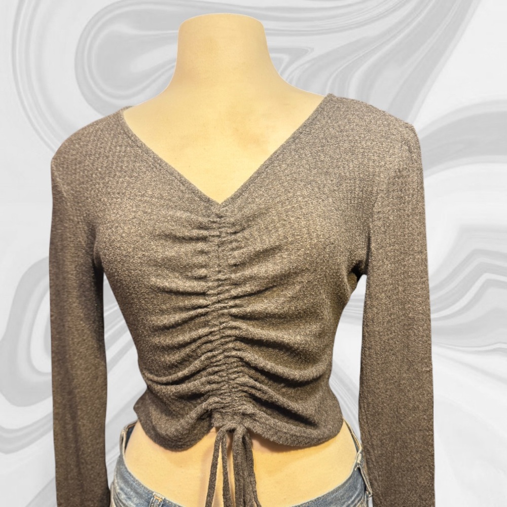 Wild Fable long sleeve ruched front top